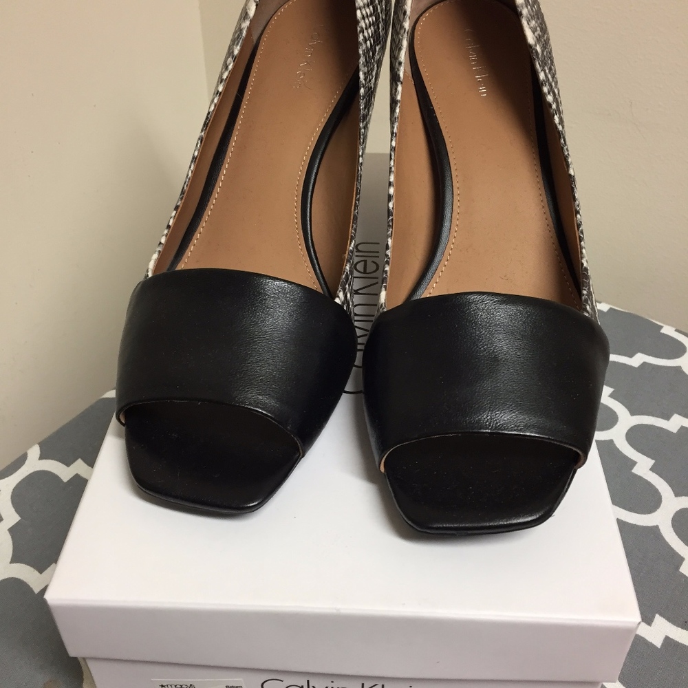 Calvin Klein Muliti Snakeskin print 10M